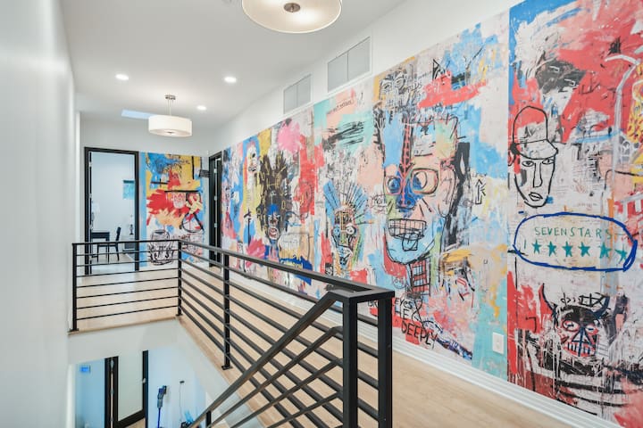 Hollywood Hills Luxury Nest | Views+Pool+Spa gallery image 3