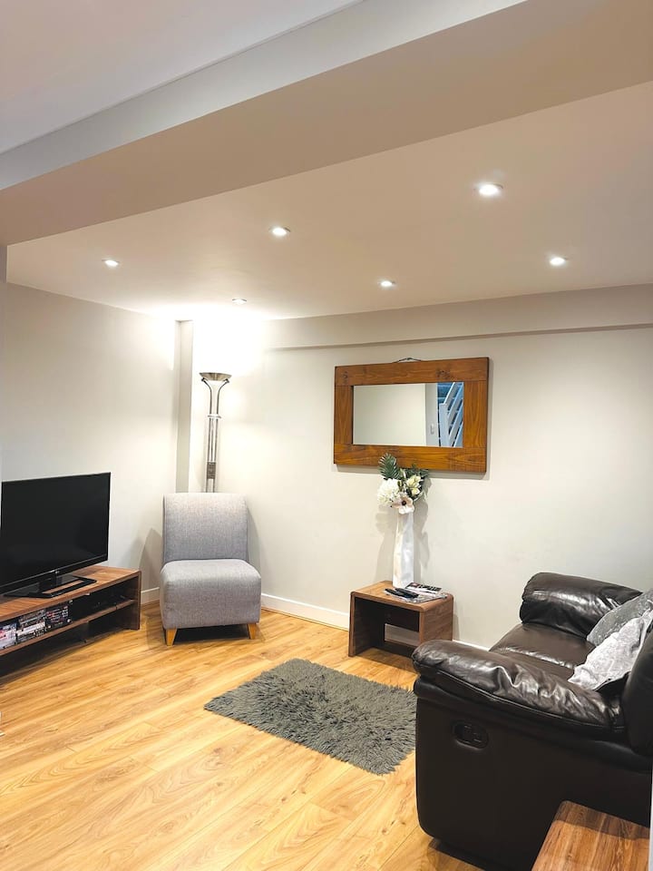 Modern House Soham Town Centre - 뉴마켓