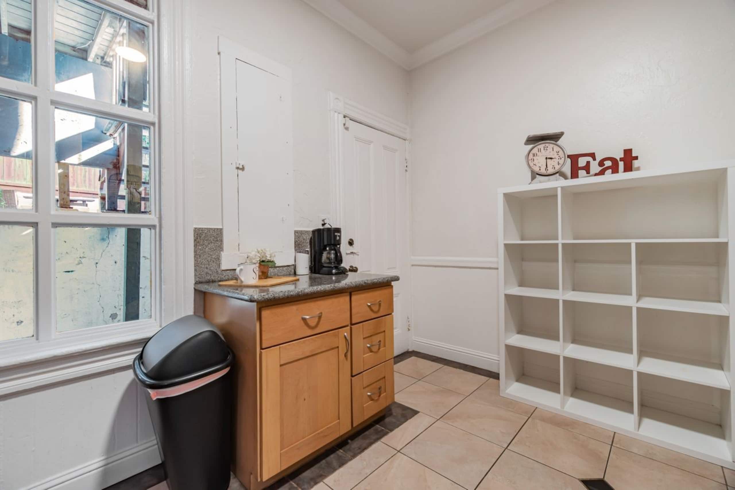 Home in San Francisco · ★4.74 · 5 bedrooms · 6 beds · 2.5 baths - Image 11