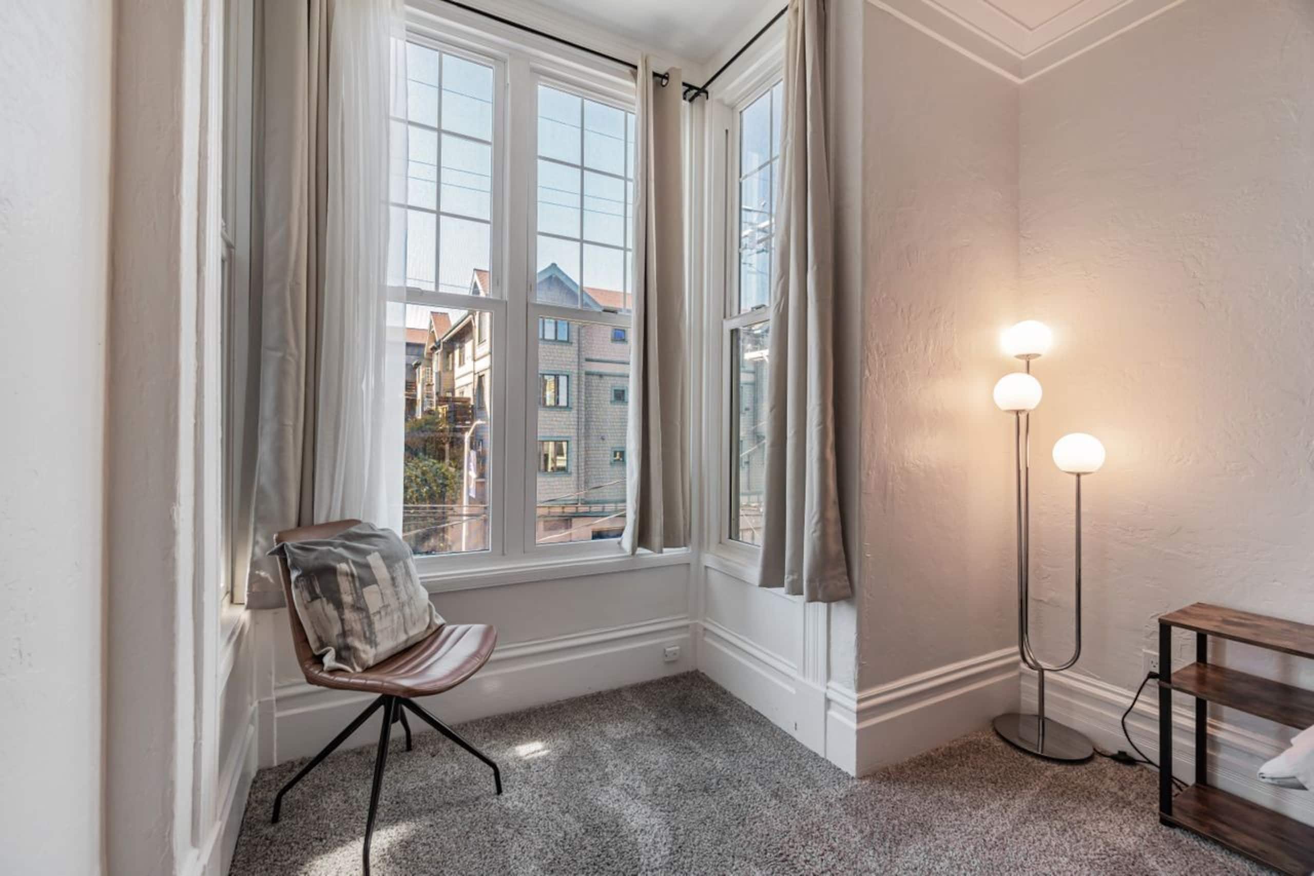 Home in San Francisco · ★4.74 · 5 bedrooms · 6 beds · 2.5 baths - Image 28