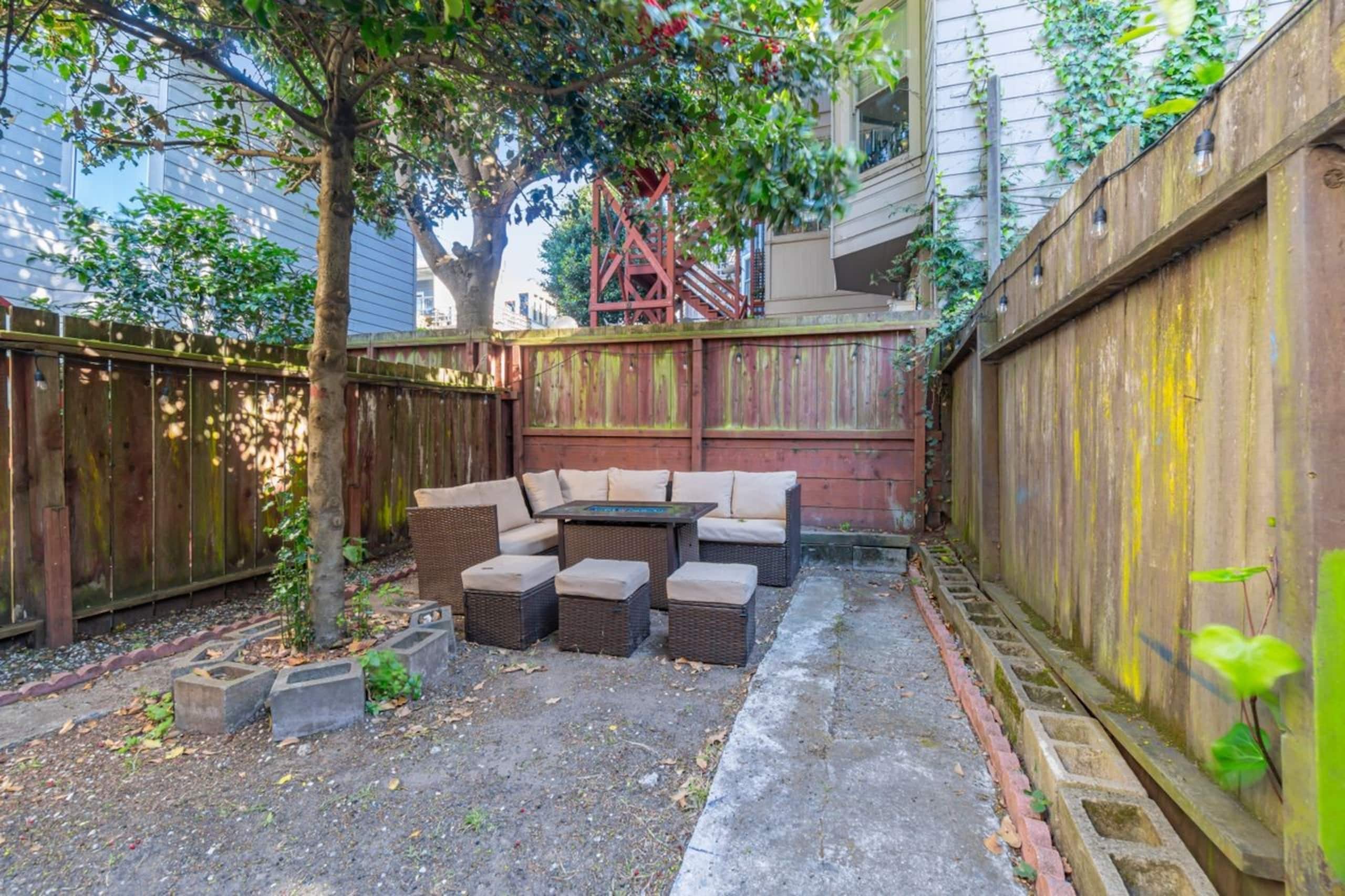 Home in San Francisco · ★4.74 · 5 bedrooms · 6 beds · 2.5 baths - Image 65