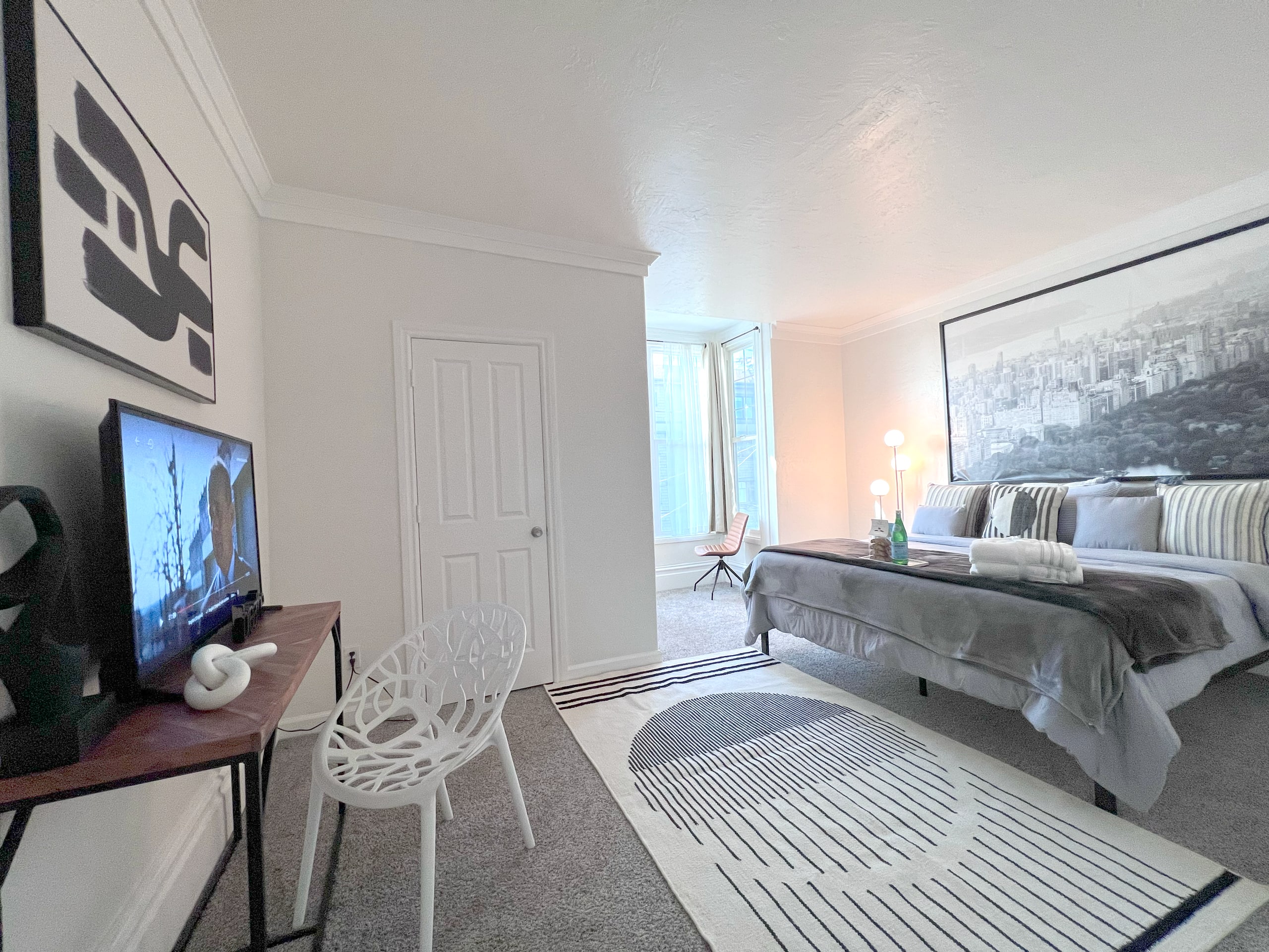 Home in San Francisco · ★4.74 · 5 bedrooms · 6 beds · 2.5 baths - Image 24