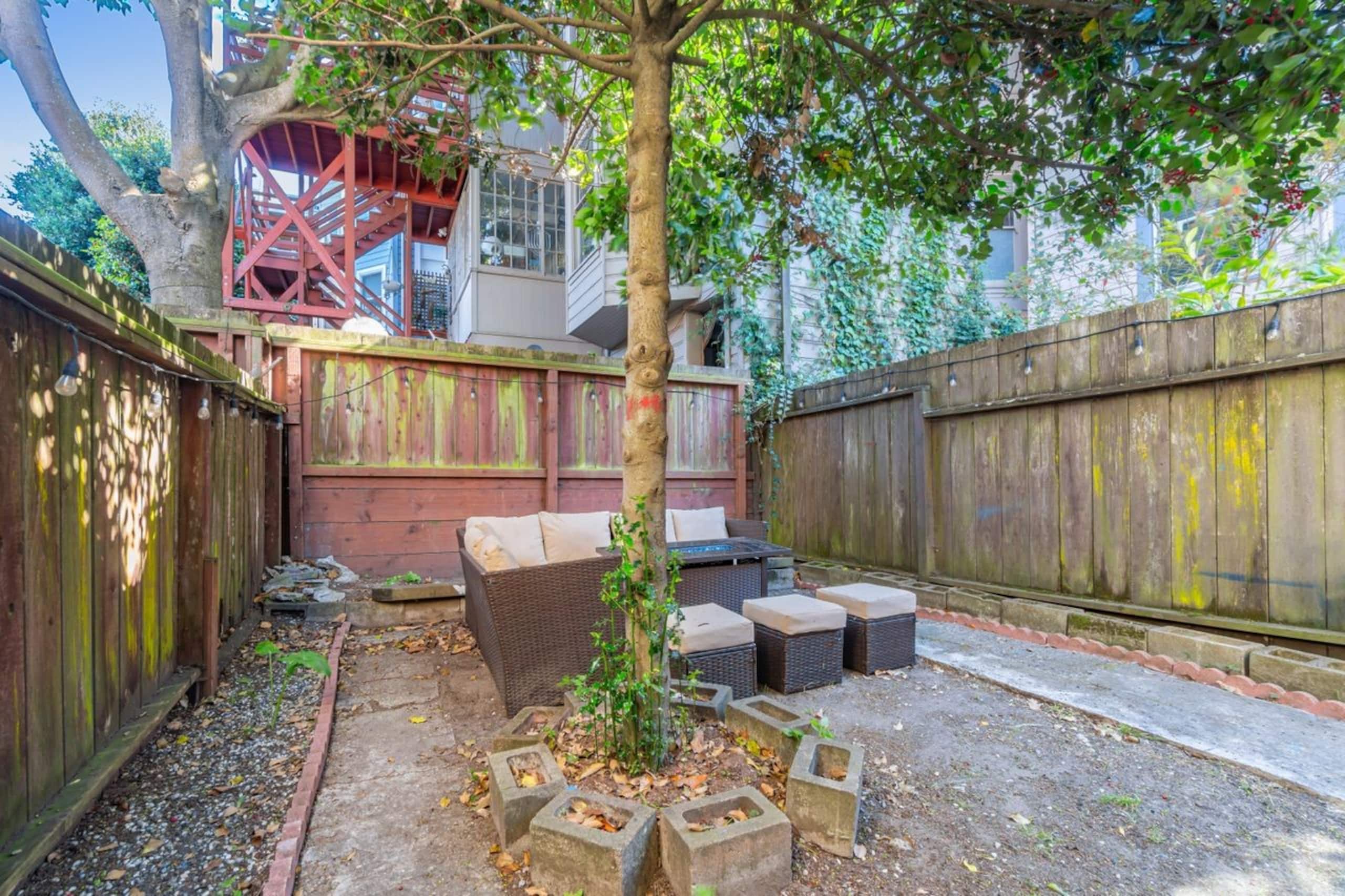 Home in San Francisco · ★4.74 · 5 bedrooms · 6 beds · 2.5 baths - Image 67