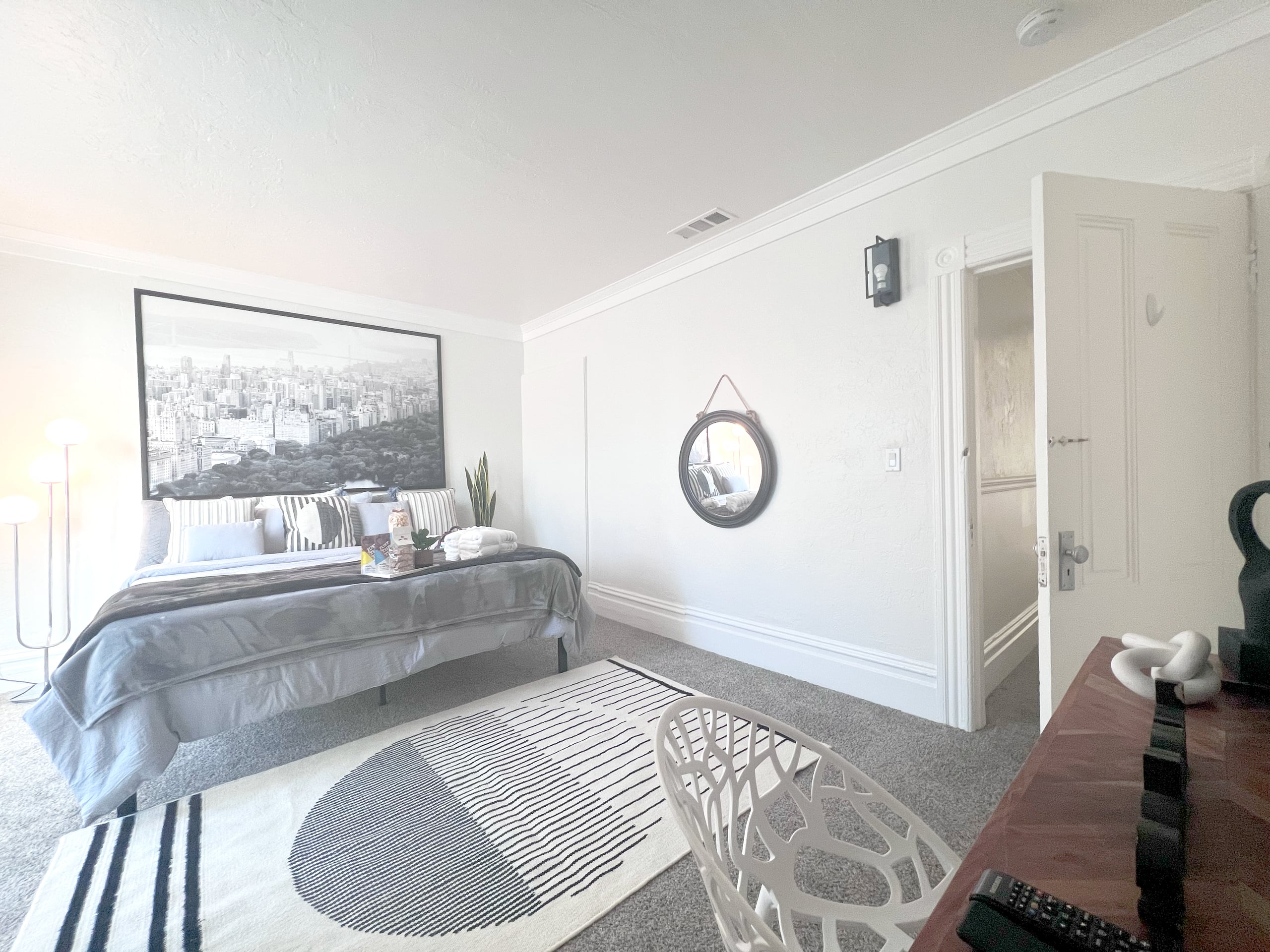 Home in San Francisco · ★4.74 · 5 bedrooms · 6 beds · 2.5 baths - Image 20