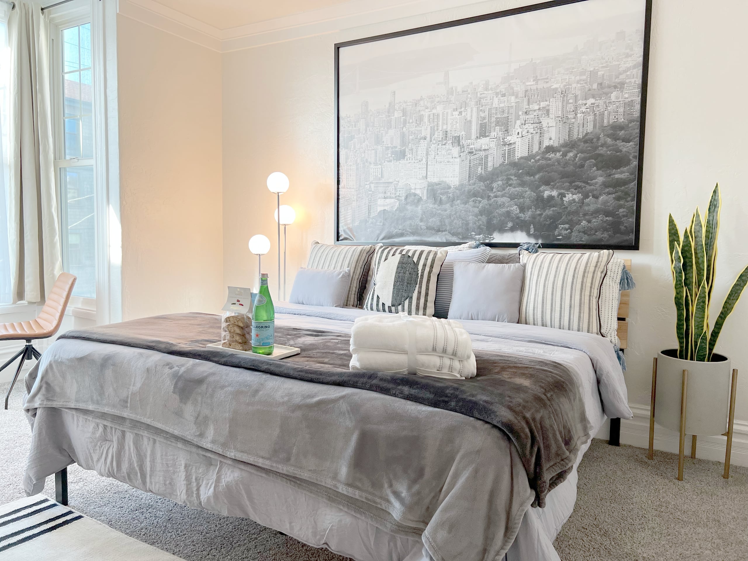 Home in San Francisco · ★4.74 · 5 bedrooms · 6 beds · 2.5 baths - Image 23