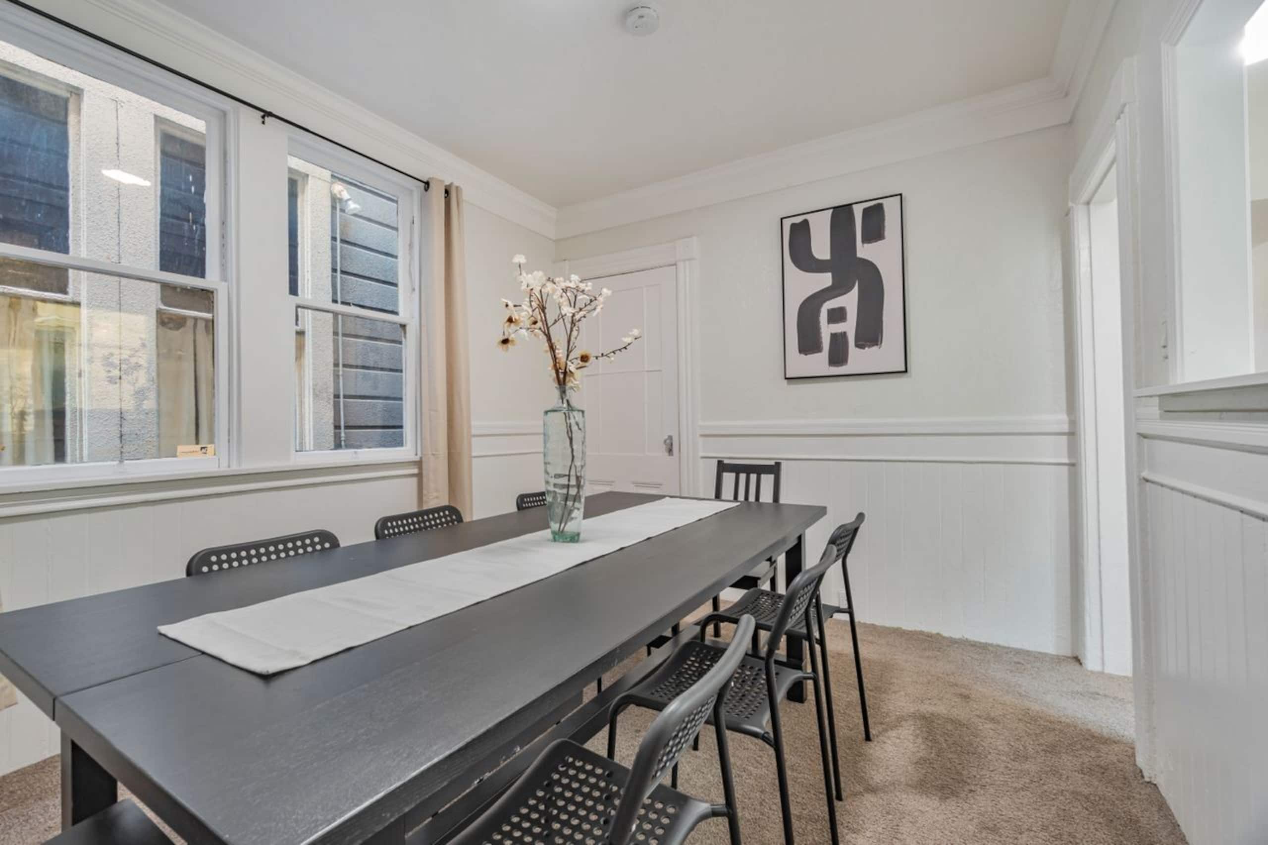 Home in San Francisco · ★4.74 · 5 bedrooms · 6 beds · 2.5 baths - Image 16