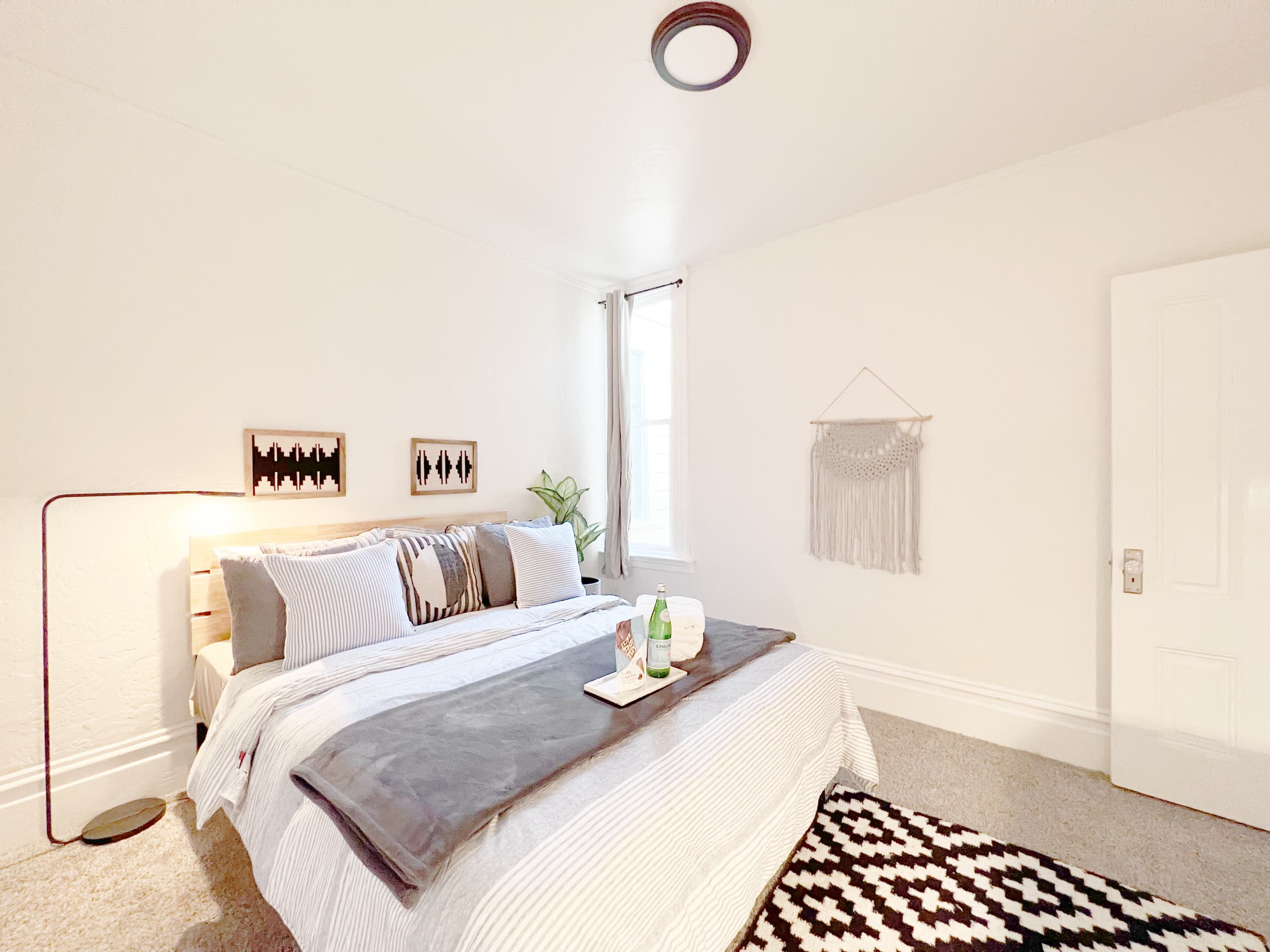 Home in San Francisco · ★4.74 · 5 bedrooms · 6 beds · 2.5 baths - Image 39
