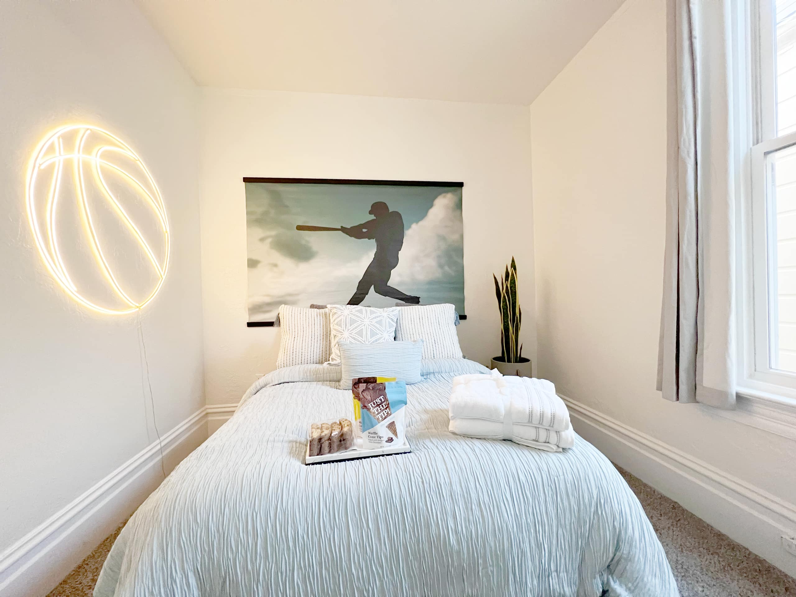 Home in San Francisco · ★4.74 · 5 bedrooms · 6 beds · 2.5 baths - Image 30