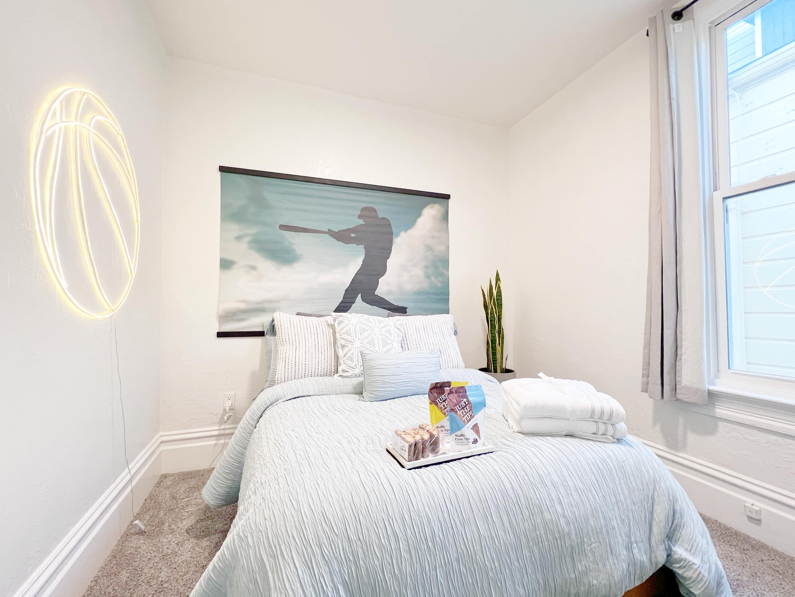Home in San Francisco · ★4.74 · 5 bedrooms · 6 beds · 2.5 baths - Image 32