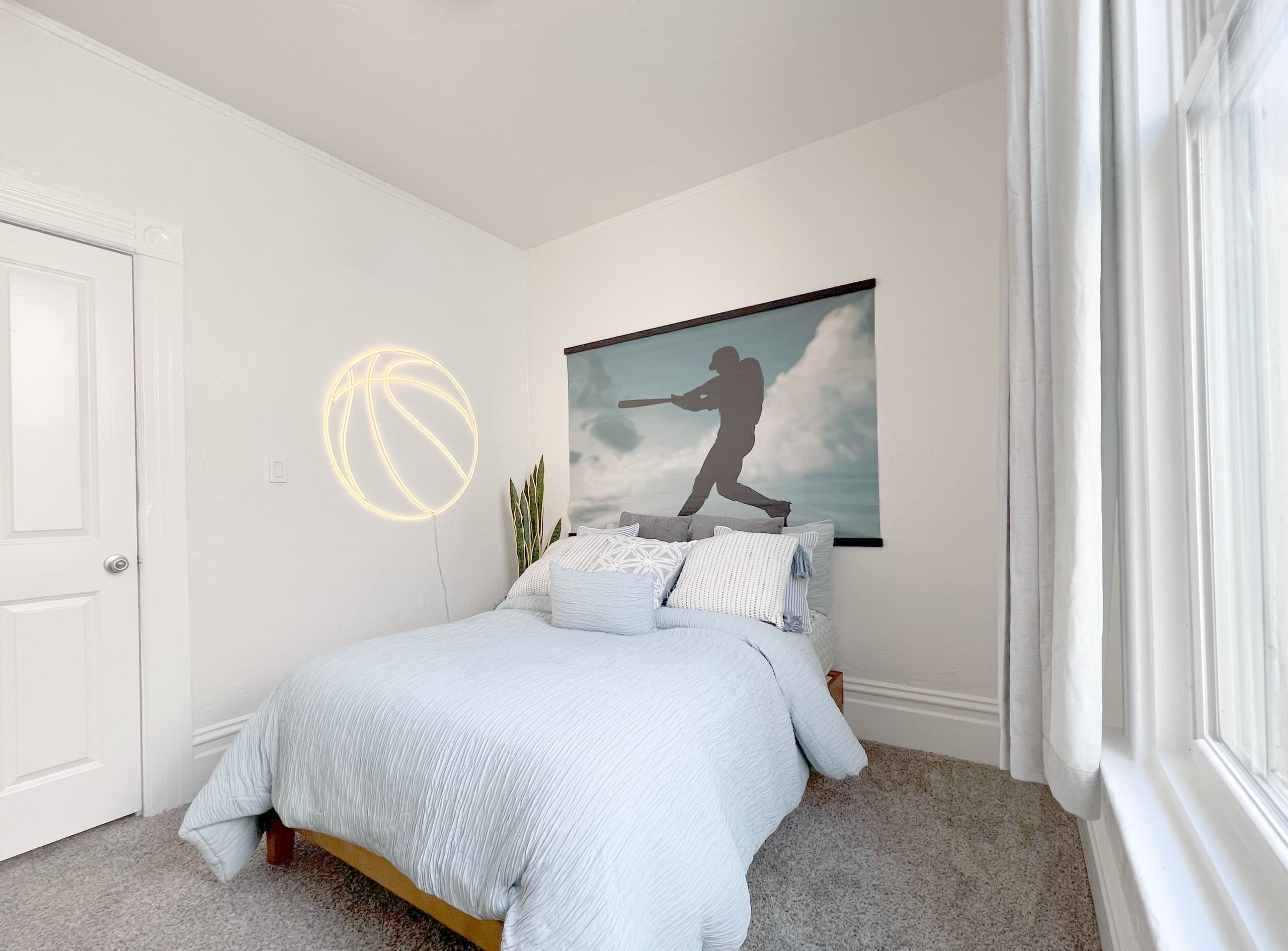 Home in San Francisco · ★4.74 · 5 bedrooms · 6 beds · 2.5 baths - Image 31