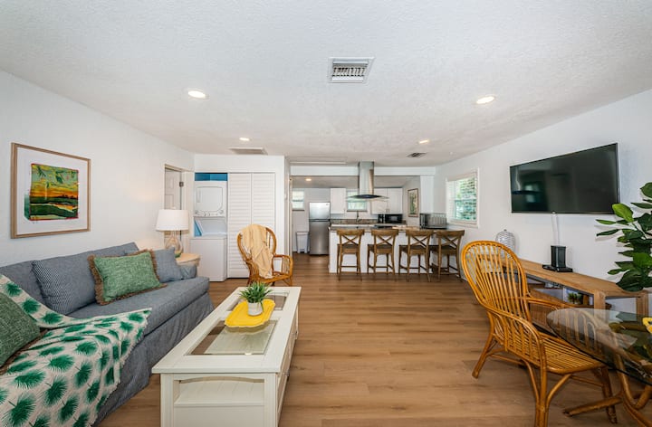St. Pete Beach 1 Bed & Sofa Bed - St. Pete Beach, FL