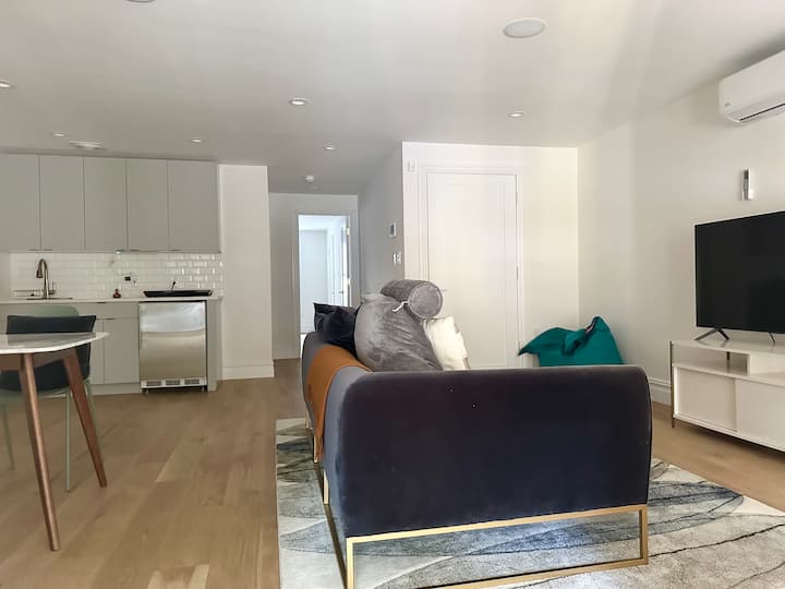 Spacious Suite, 10-min To Subways - New York City, NY