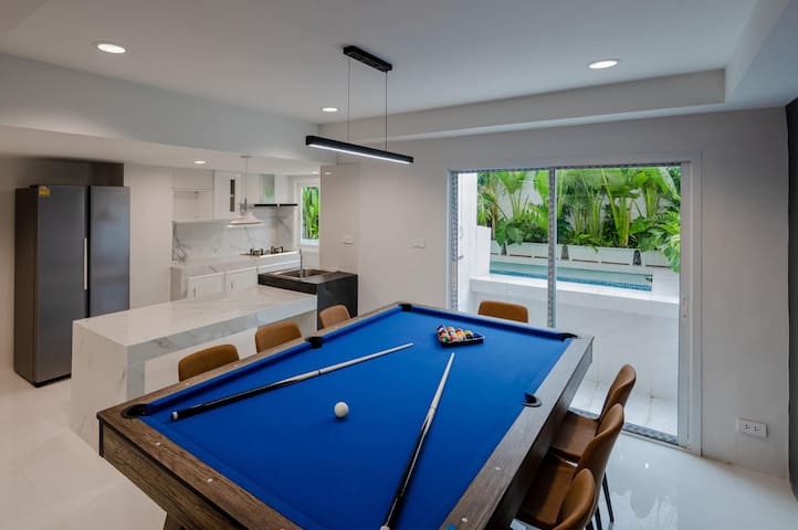 Modern Luxury Pool villa,heart in BKK,MRT,Ratchada gallery image 5