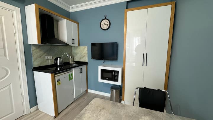 Two-bedroom Apartment With Lift - Istanbul