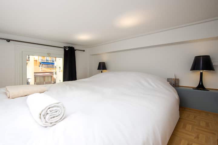 Chambre, lit mezzanine, dressing.