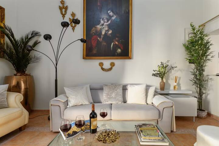 RosaM Suite Spanish Steps 15m.walk 170sqm topfloor gallery image 3