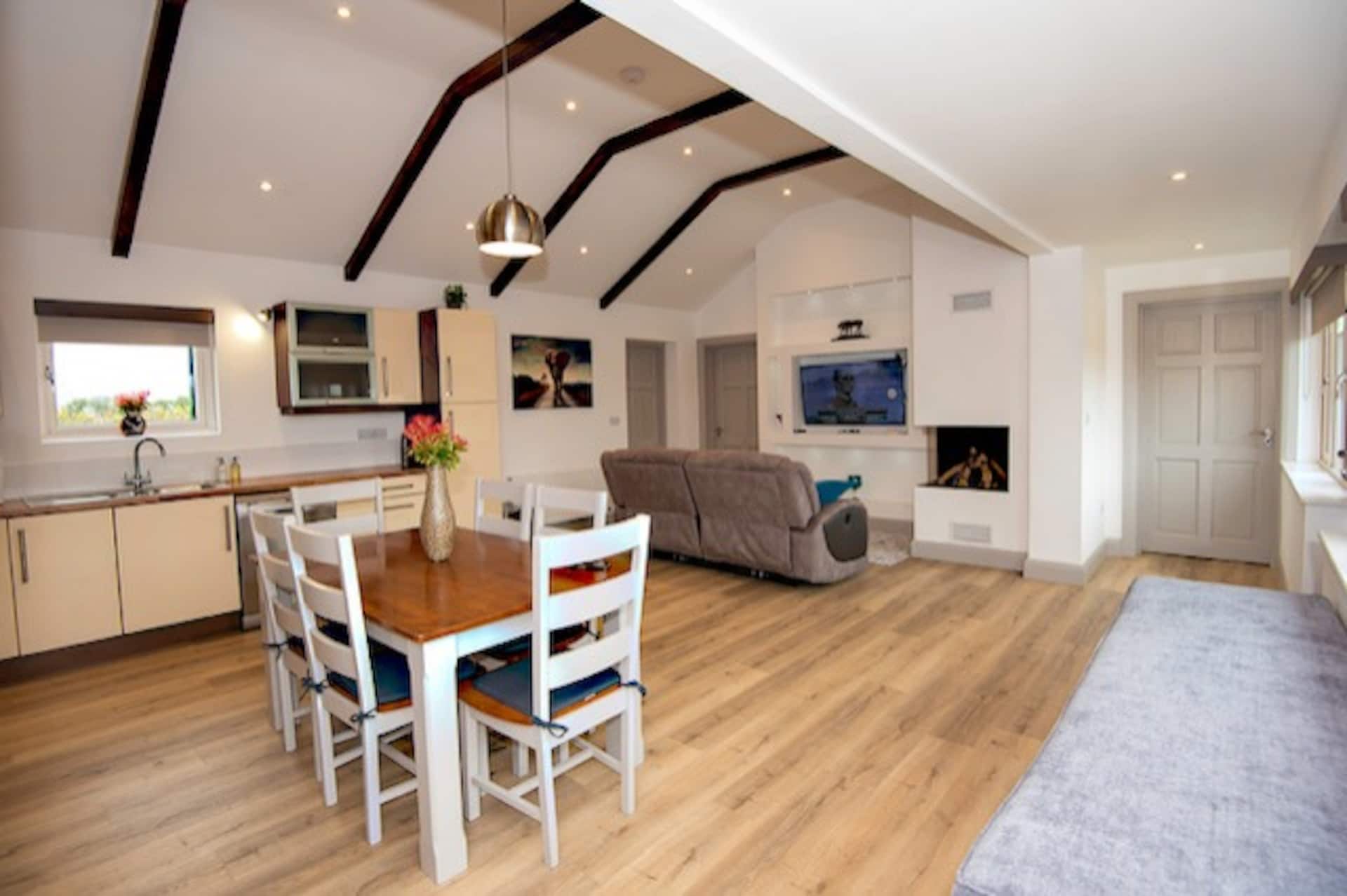 MEADOWLANE LODGE