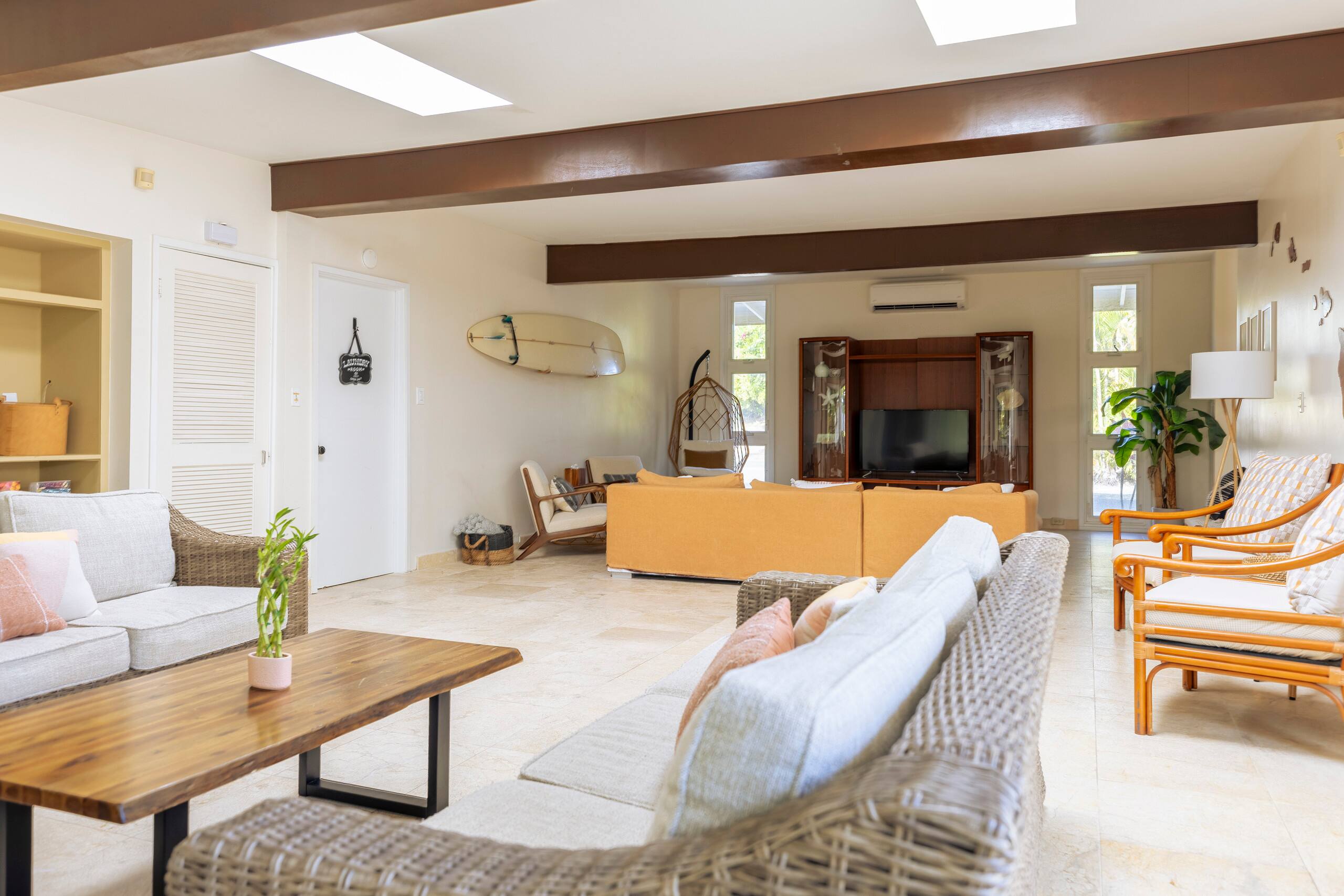Home in Kailua · ★4.85 · 2 bedrooms · 2 beds · 3 private baths - Image 9