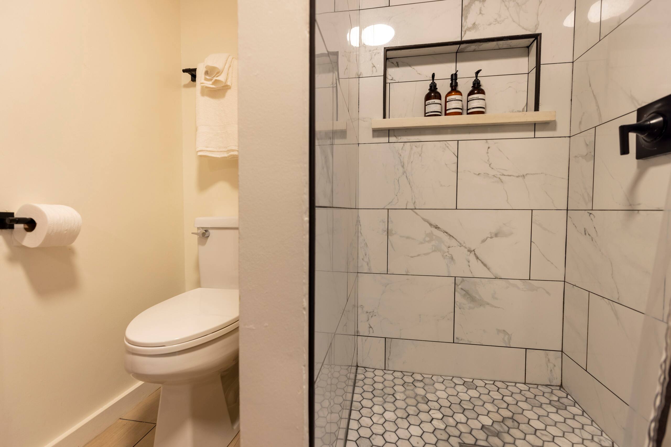 Home in Kailua · ★4.85 · 2 bedrooms · 2 beds · 3 private baths - Image 30