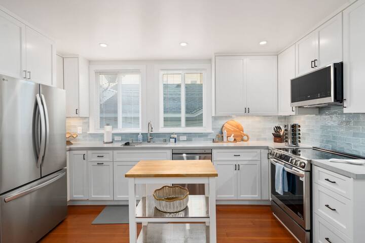 Beachfront Retreat Getaway gallery image 3