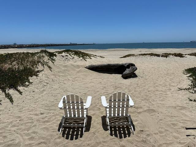 Beachfront Retreat Getaway gallery image 5