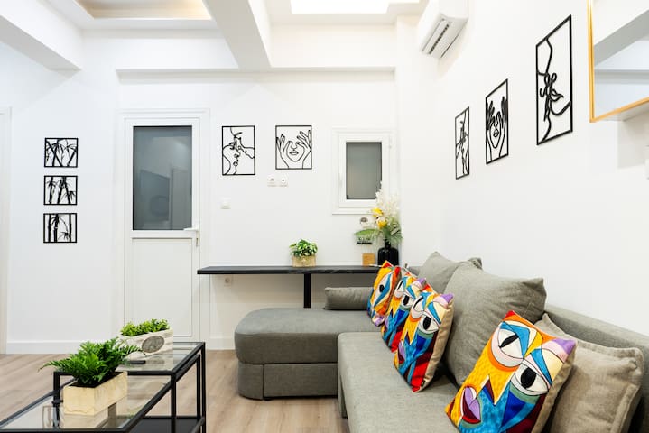 Romeo & Juliet In the heart of Athens