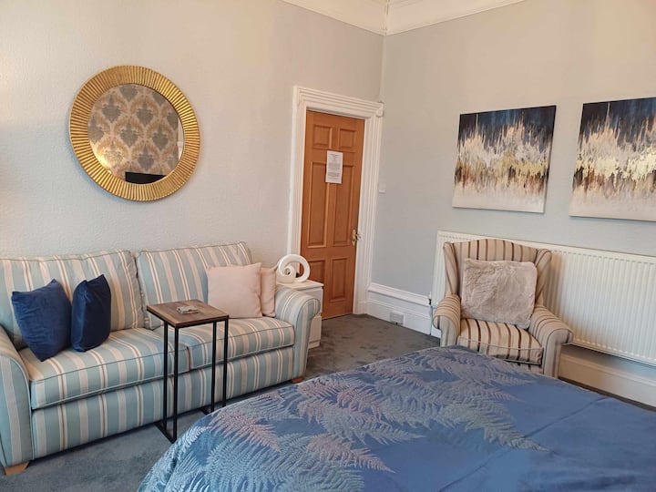 Bijou Ground Floor Apartment - Southport Pleasureland
