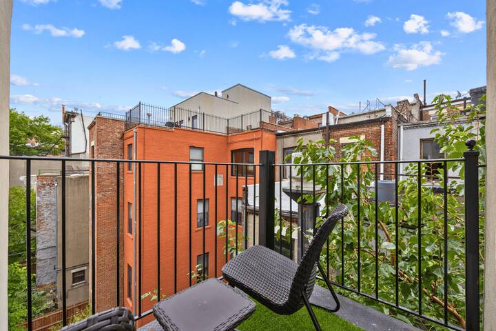 Artful 3BDR: Near Subway, Stadium + Private Patio gallery image 4