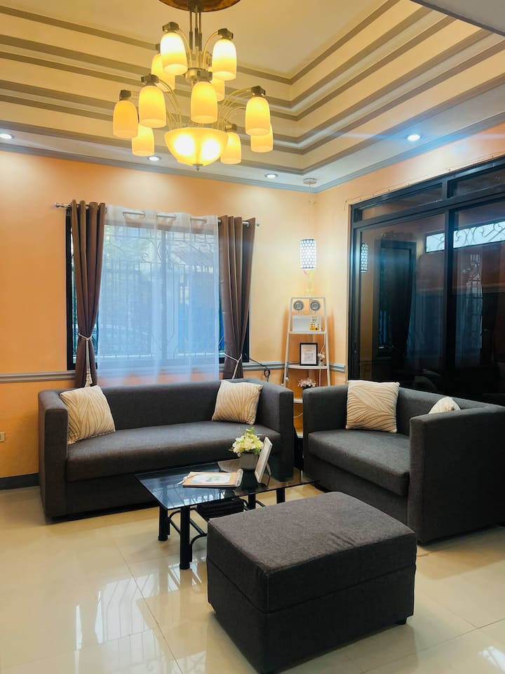 4 Bedroom, 3.5 Bathroom House. - Sorsogon