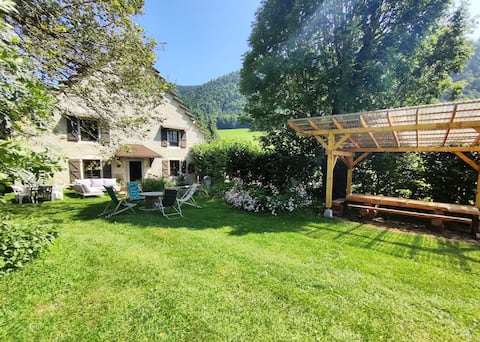 Au Jardin Des Clefs gîte 12 people