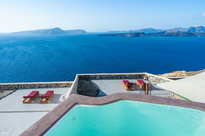 Into the Blue Suite – Panoramic Views/Jacuzzi