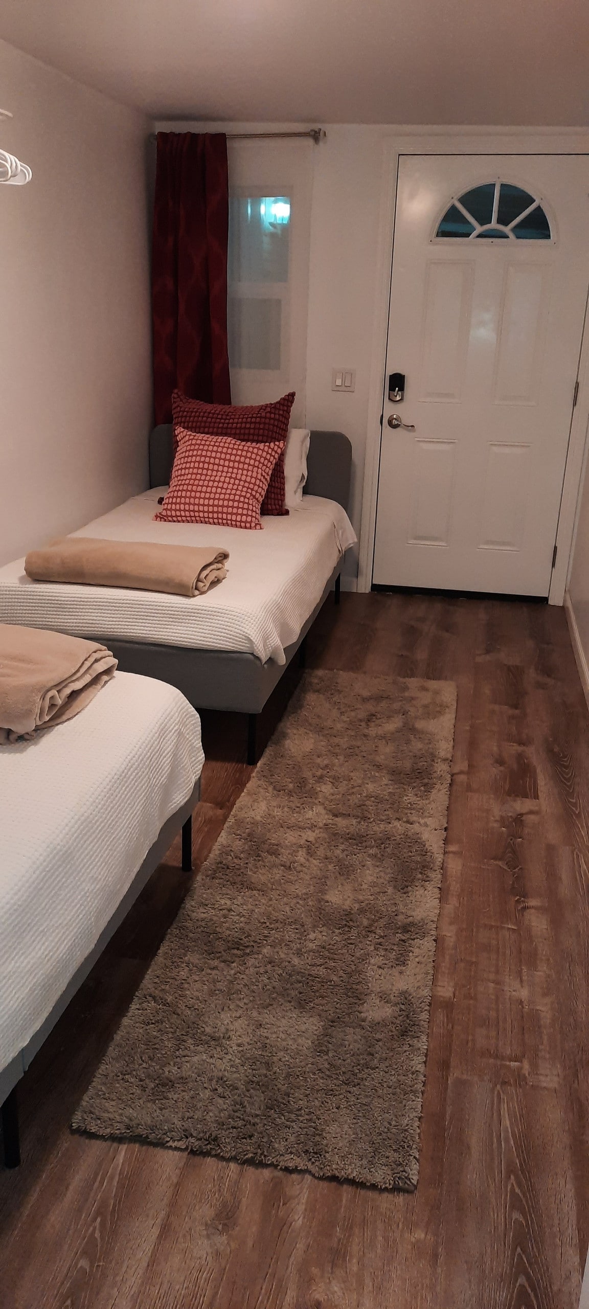 ห้องนอนที่สามมีเตียงแฝดสองหลัง 