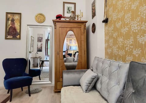 Popular Airbnb listing: Vyšehrad Stay • 2 Separate rooms •AC•2 Min to Tram in Praha 2