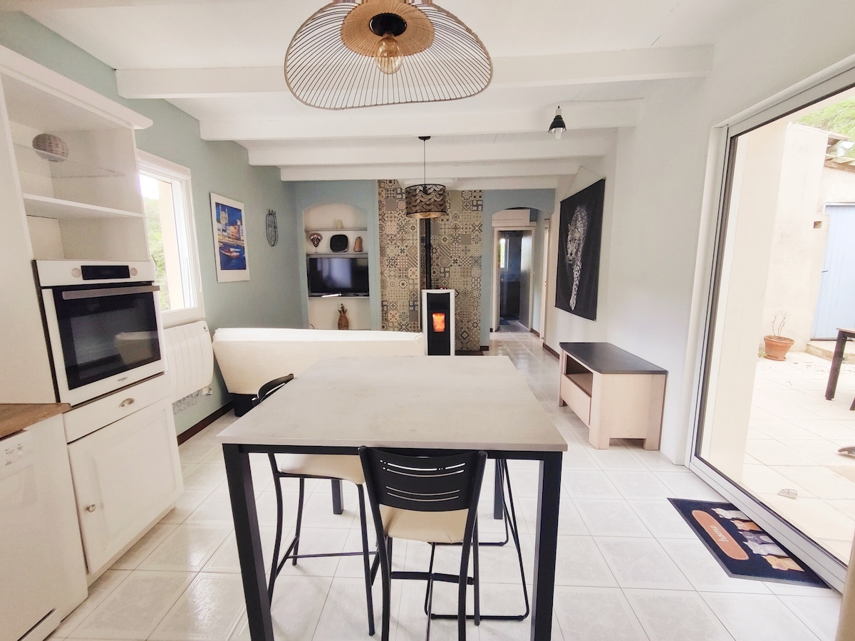 Popular Airbnb listing: Complete accommodation in the countryside in Diocèse De Valence