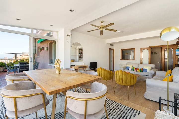Chic 3BR Retreat with Private Terrace gallery image 3