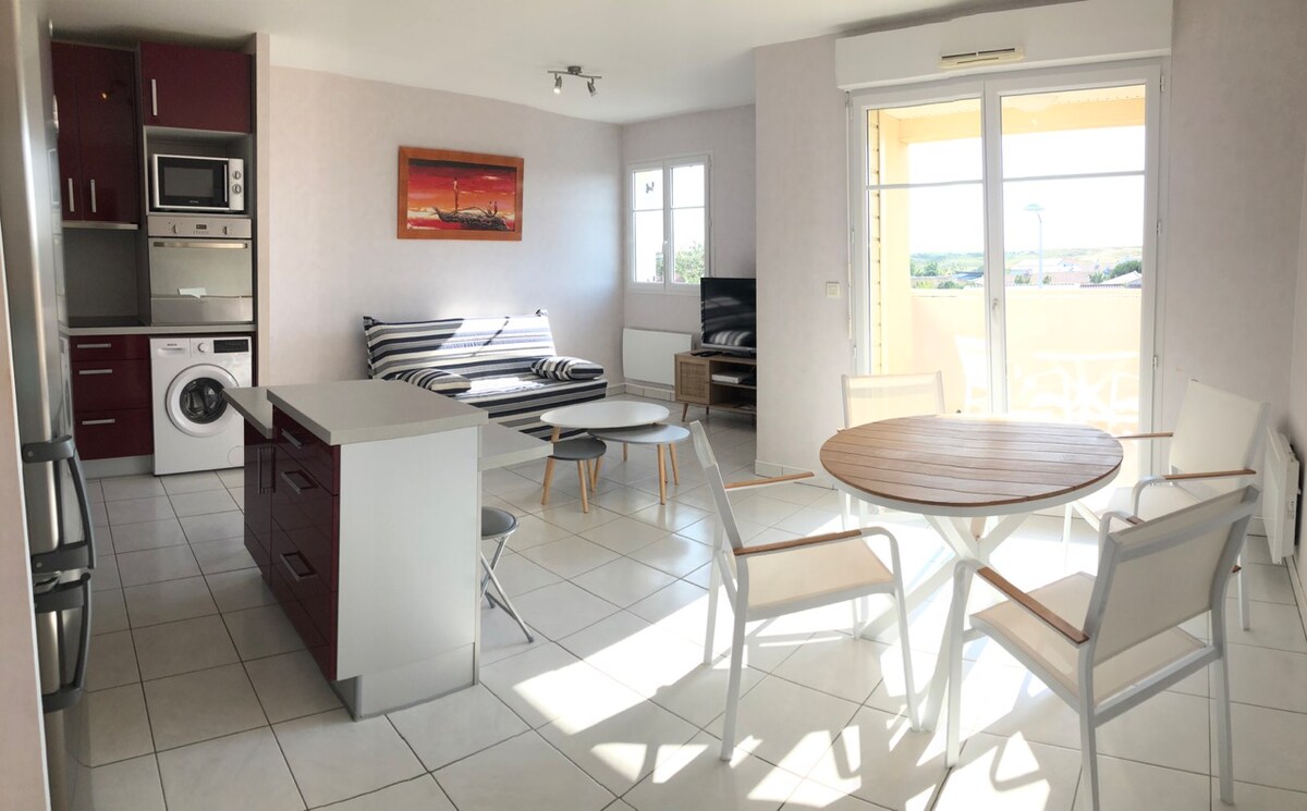 Top Airbnb: F3 with sea view in Saint Gilles Croix De Vie