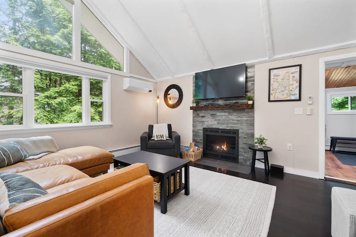 Storyland Getaway! Fire Pit, Close To Everything! - North Conway, NH