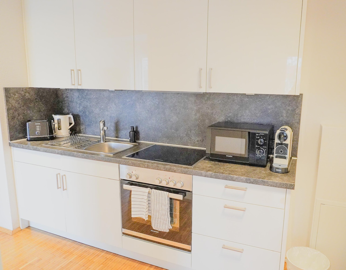 Popular Airbnb listing: At home while traveling - right in the city center in Oststadt