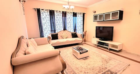 Popular Airbnb listing: Cityscape Retreat in Al Mamzar