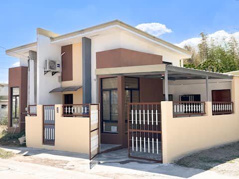2-BR Haven 7 pax | Hi-Speed Net | Netflix | Garage