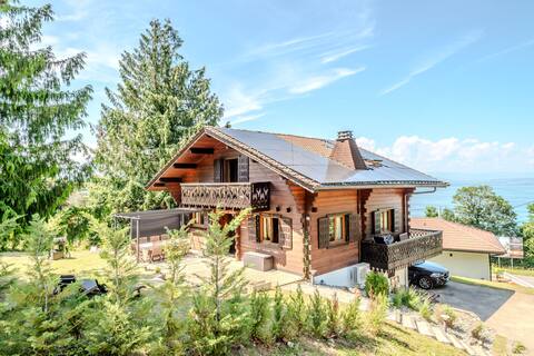 Old chalet with views of Lake Geneva
