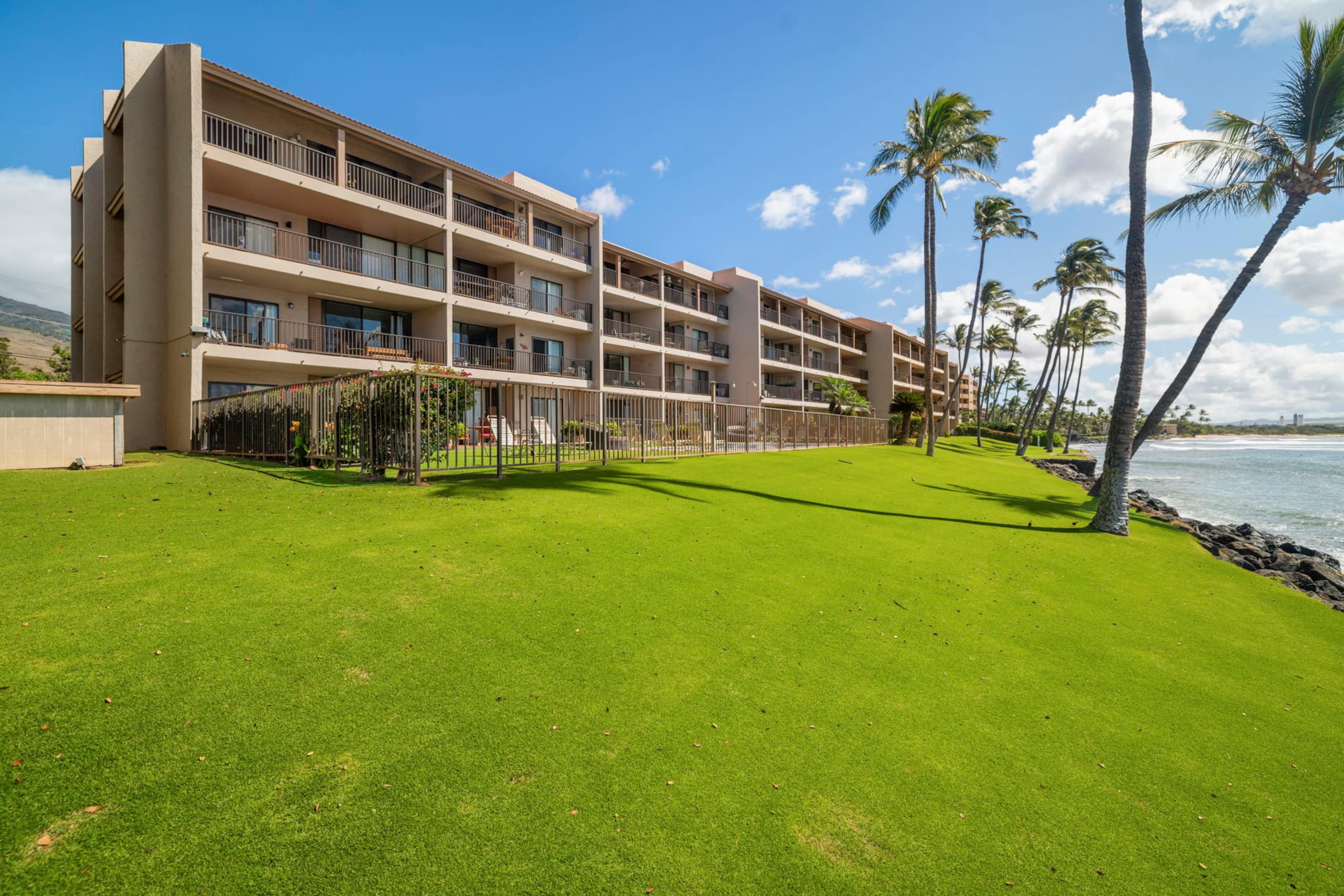 Condo in Wailuku · ★5.0 · 2 bedrooms · 3 beds · 2 baths - Image 32
