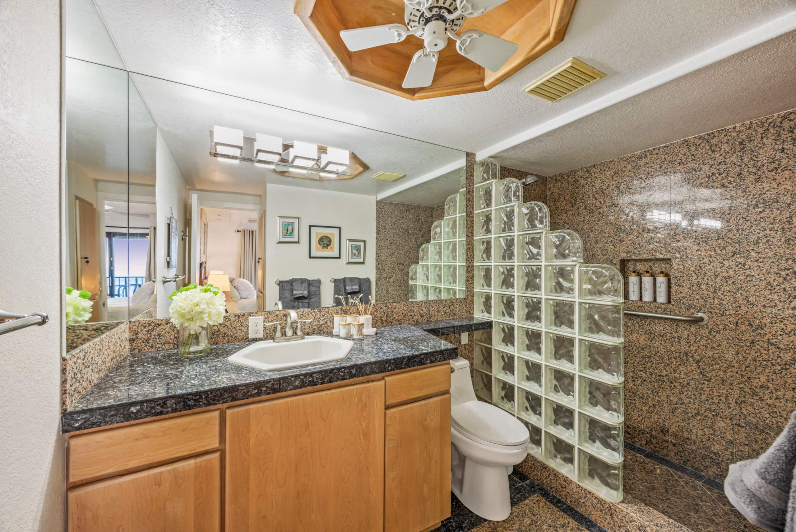 Condo in Wailuku · ★5.0 · 2 bedrooms · 3 beds · 2 baths - Image 22