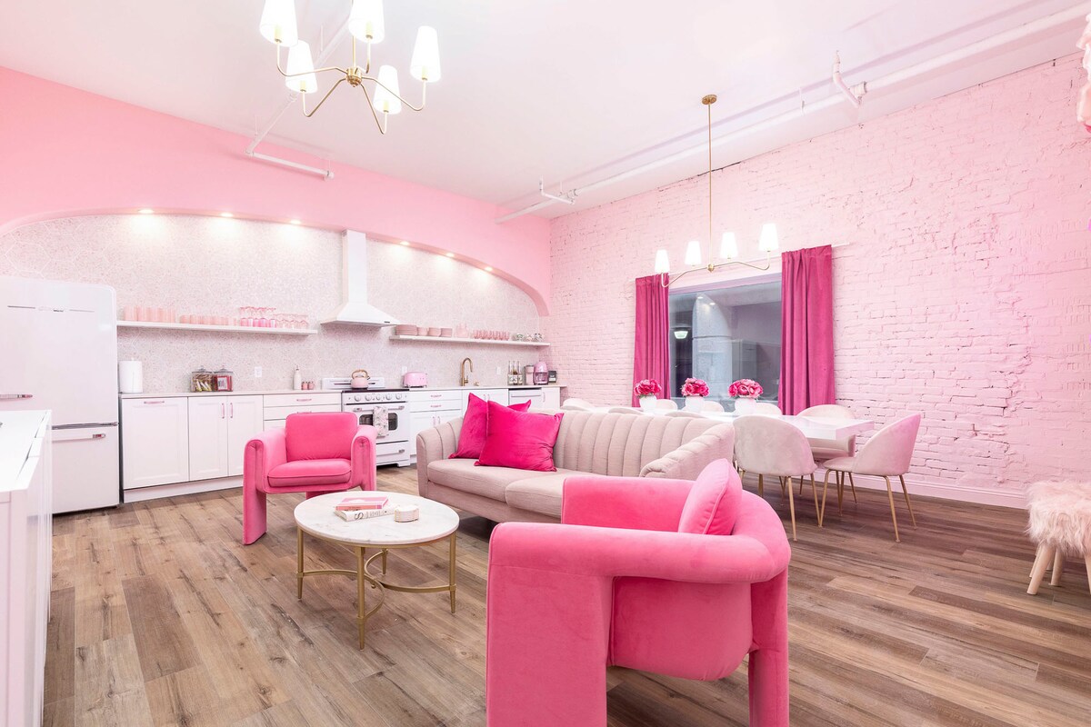 レア　★ PINK HOUSE ★ランドリーBOX       購入済み The Kentucky Lily by Hollyhock Suites - Condominiums for Rent in
