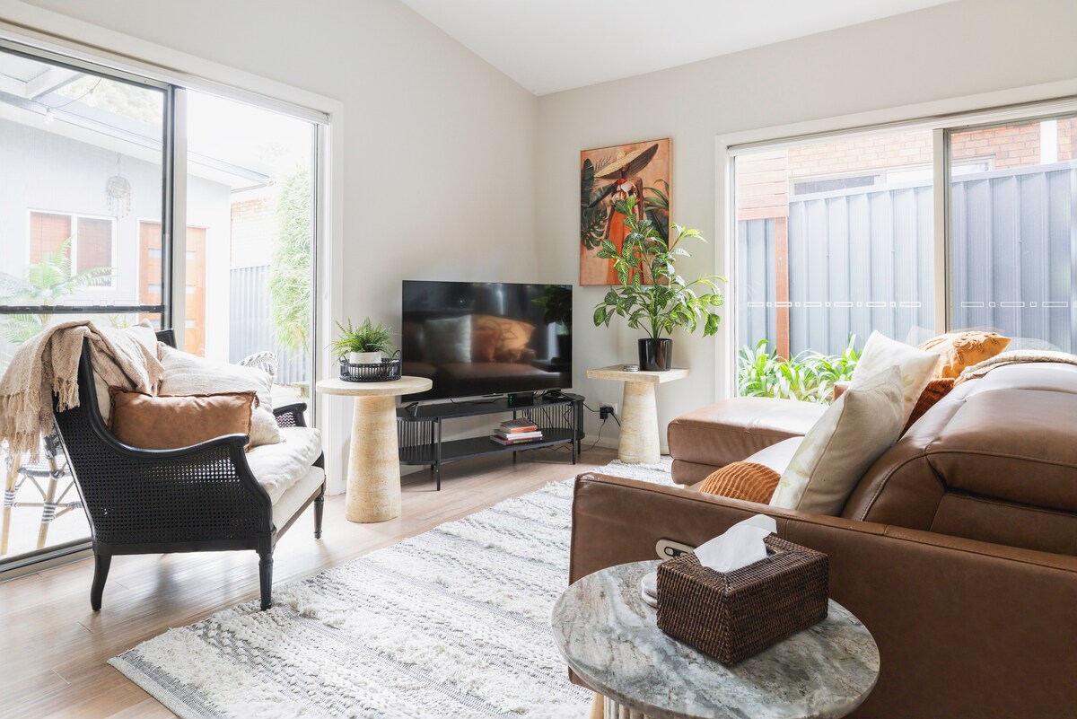 Top Airbnb: Tuscan Love shack -Stylish Luxe Jervis bay abode in Vincentia