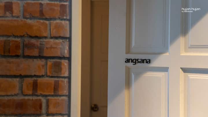 Obiteljski apartman Angsana s 2 spavaće sobe može primiti do 6 gostiju. Osmišljen za ugodan doživljaj, omogućuje posjetiteljima da uživaju u opuštenom načinu života Taipinga i uživaju u ležernom ritmu našeg šarmantnog grada.