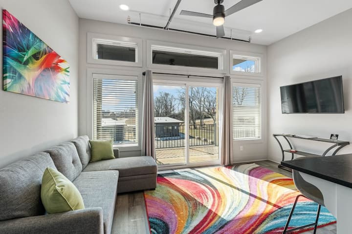 The 81 - Unit 300 - Rogers