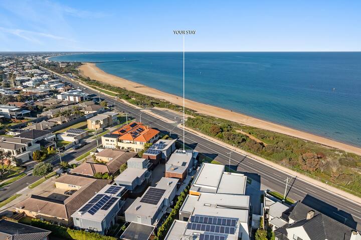 Luxury Beach House With Bay Views, Rooftop & Lift gallery image 5