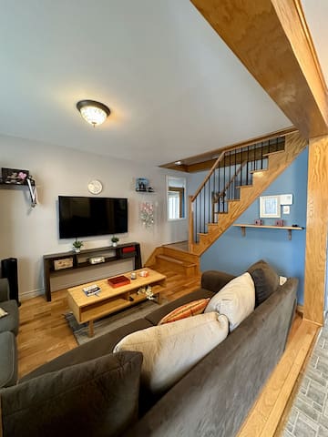 Central Oasis w/ Parking, Backyard, BBQ, Metro