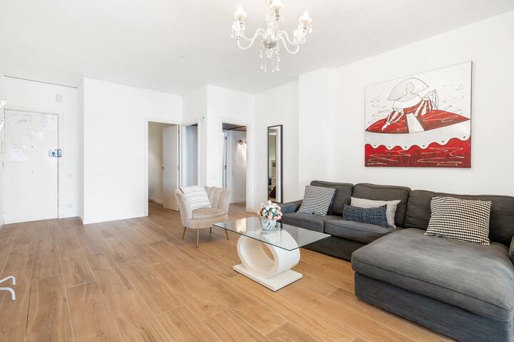 Spacious 4BR Family Retreat gallery image 4